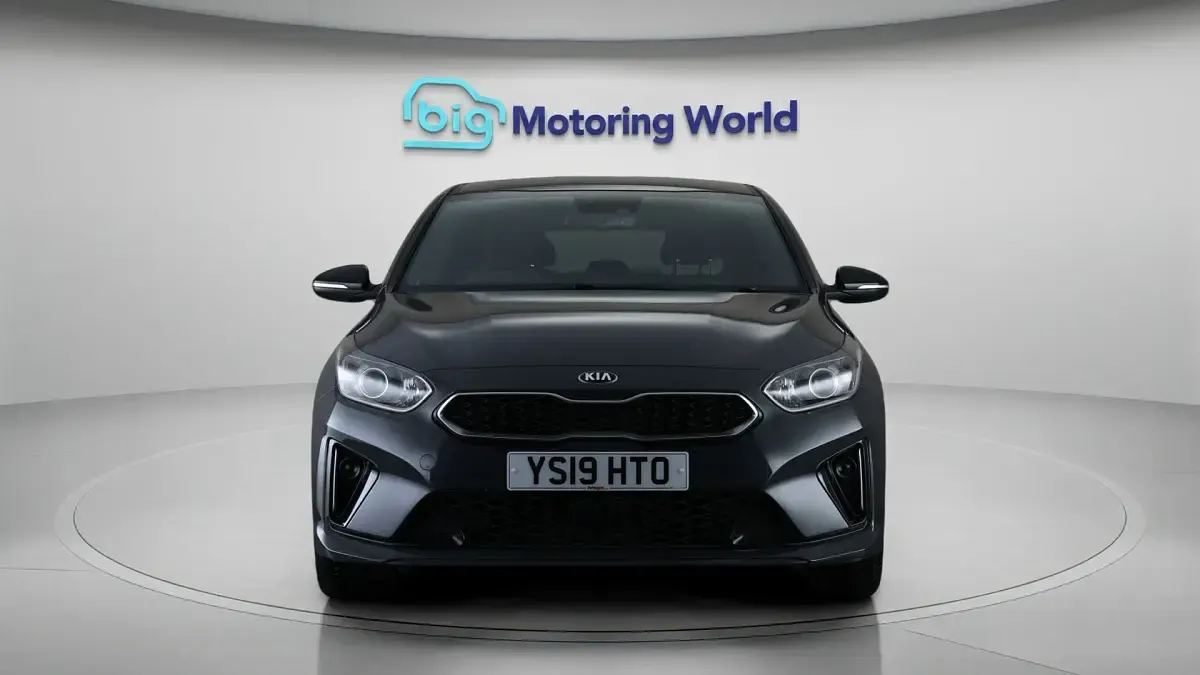 Used Kia Ceed GT-Line 118 HP (86 kW) 2019 Grey Hatchback