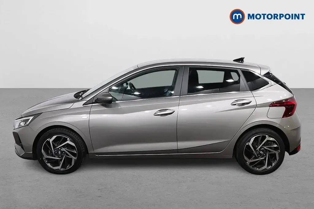Used Hyundai i20 Premium 101 HP (74 kW) 2022 Bronze Hatchback