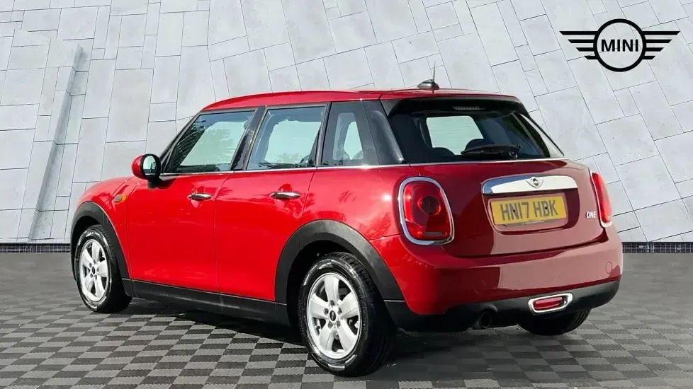 Used Mini ONE Hatch 101 HP (74 kW) 2017 Red Hatchback
