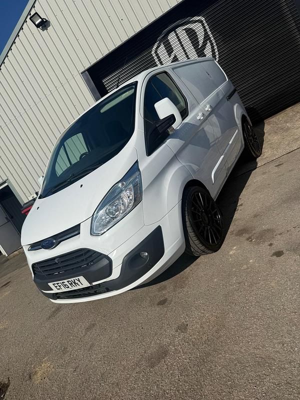 Used Ford Transit Custom Limited 125 HP (91 kW) 2016 White Van