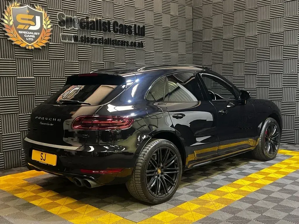 Used Porsche Macan Turbo Performance Package 440 HP (323 kW) 2018 Black SUV