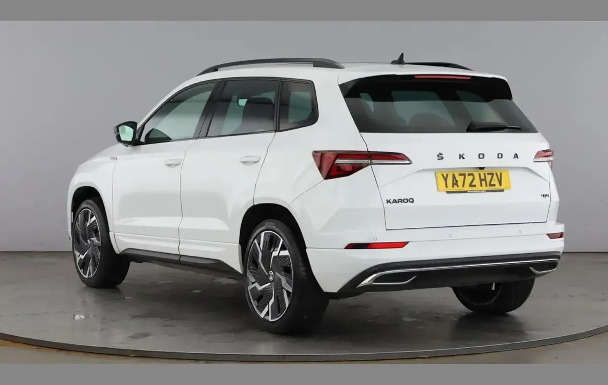 Gebraucht Skoda Karoq SportLine 190 PS (139 kW) 2023 Weiß SUV
