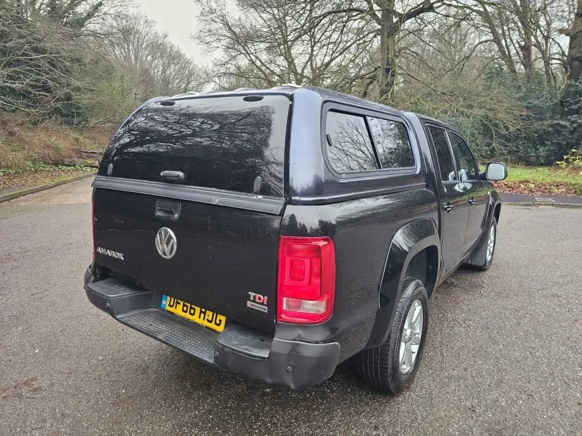 Second-hand VW Amarok 180 CP (132 kW) 2016 Negru Pickup