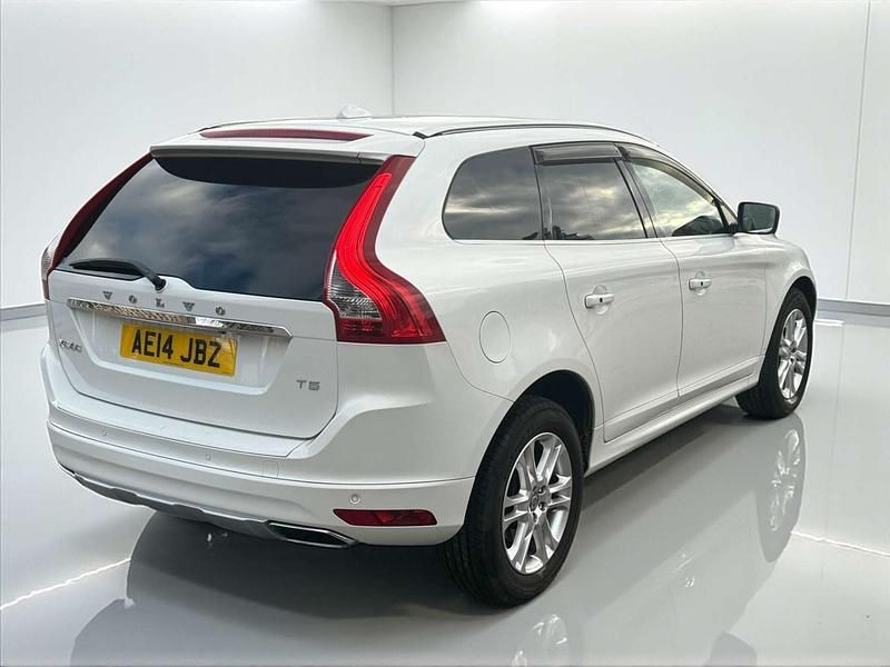 Used Volvo XC60 R-Design 2014 White SUV