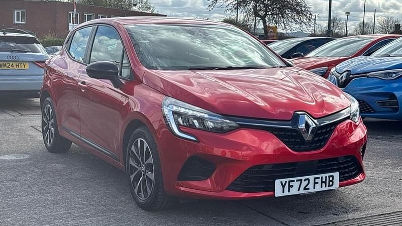Used Renault Clio V Evolution 90 HP (66 kW) 2022 Red  Hatchback