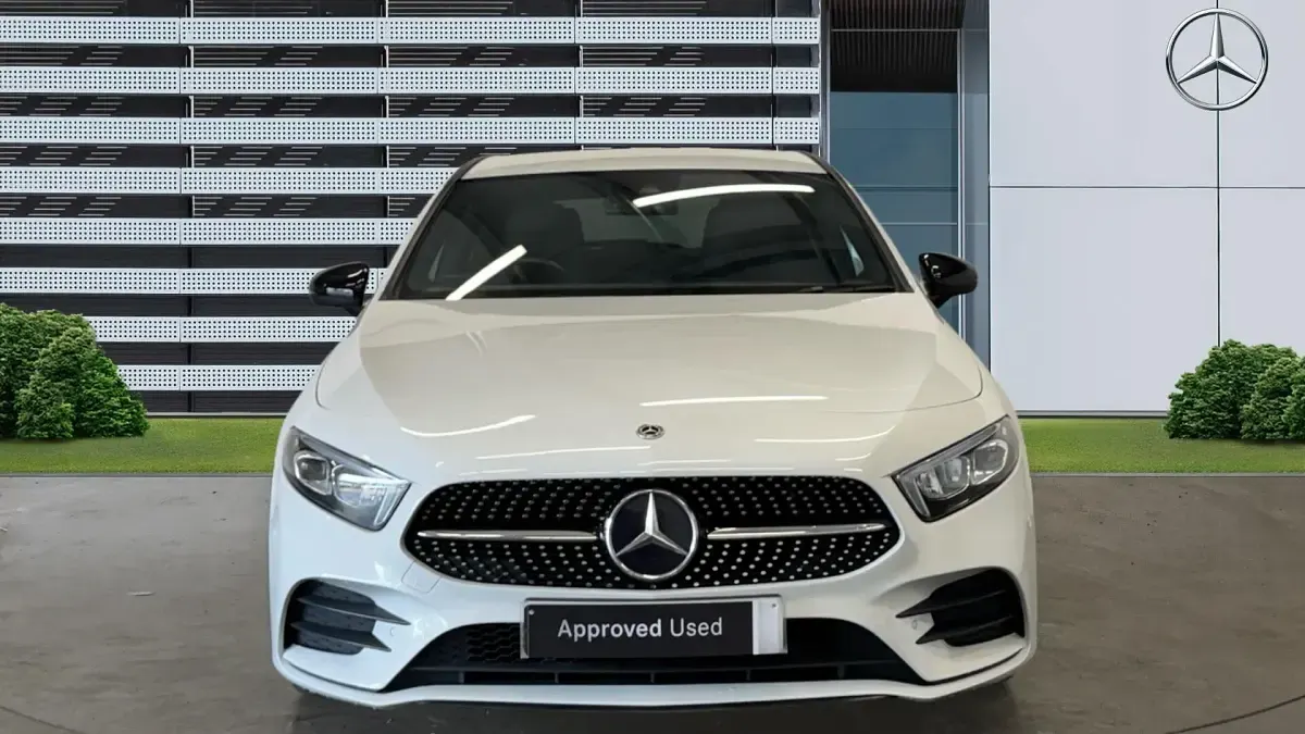 Used Mercedes A180 Executive 136 HP (100 kW) 2022 White Hatchback