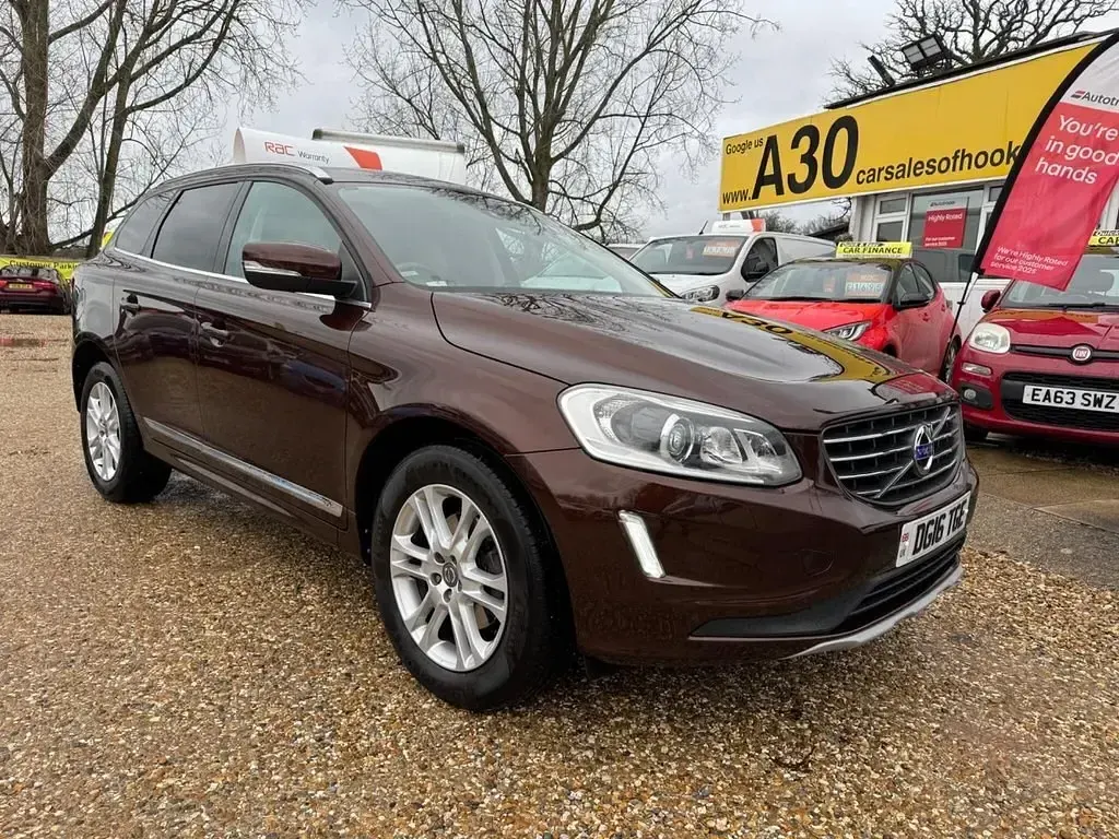 Usado Volvo XC60 SE Lux 220 HP (161 kW) 2016 Castanho SUV