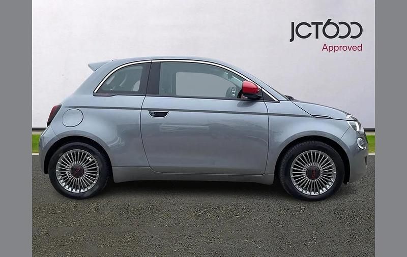 Second-hand Fiat 500e Red 86 kW (118 CP) 2022 Gri Hatchback