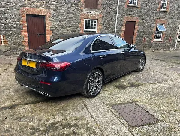 Begagnad Mercedes E200 AMG Line Premium 200 HK (147 kW) 2023 Blå Sedan