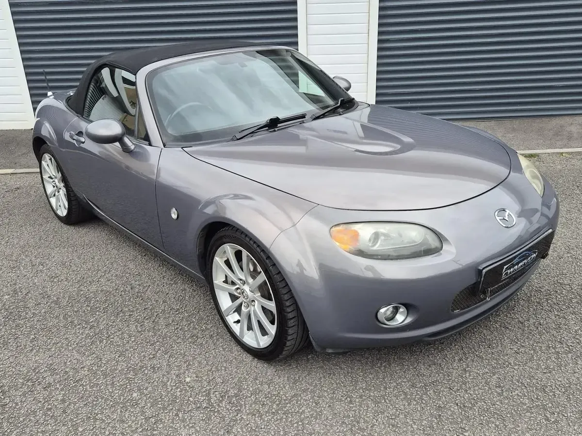 Begagnad Mazda MX5 Inclusive 2009 Grå Cab