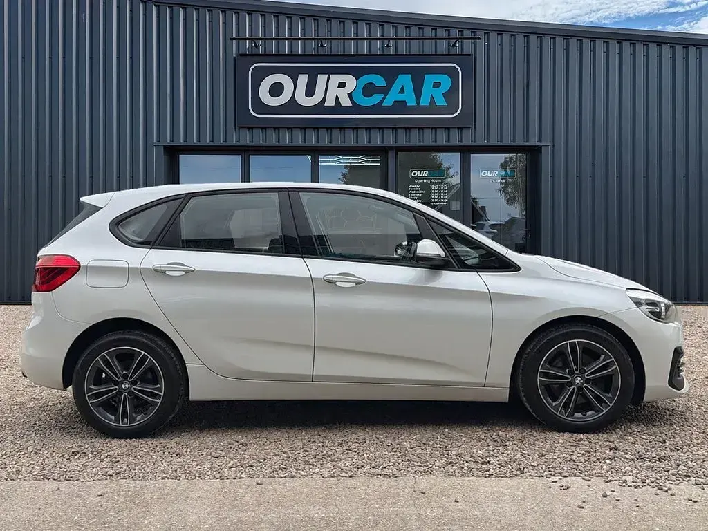 Used BMW 220 Sport Line 192 HP (141 kW) 2018 White Hatchback