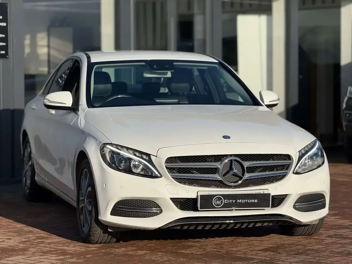 Used Mercedes C220 170 HP (125 kW) 2015 White Sedan