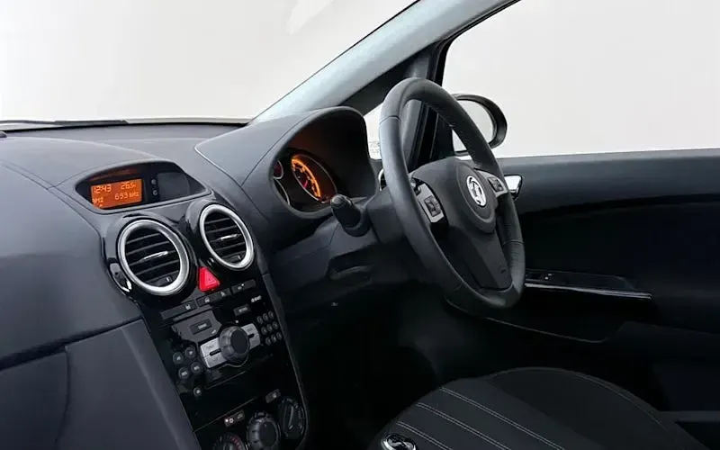 Used Vauxhall Corsa Edition 120 HP (88 kW) 2014 Black Hatchback