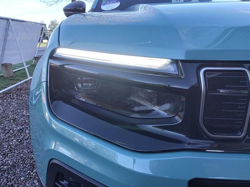 Used Jeep Avenger Summit 114 kW (156 HP) 2024 Green/black SUV