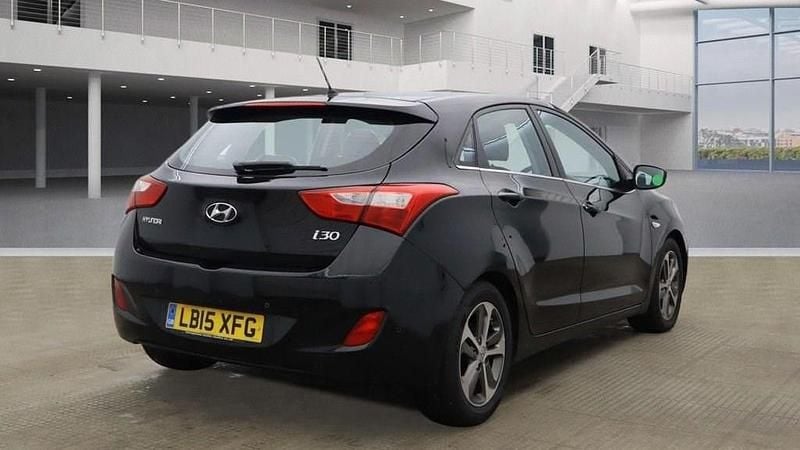 Used Hyundai i30 SE 100 HP (73 kW) 2015 Black Hatchback