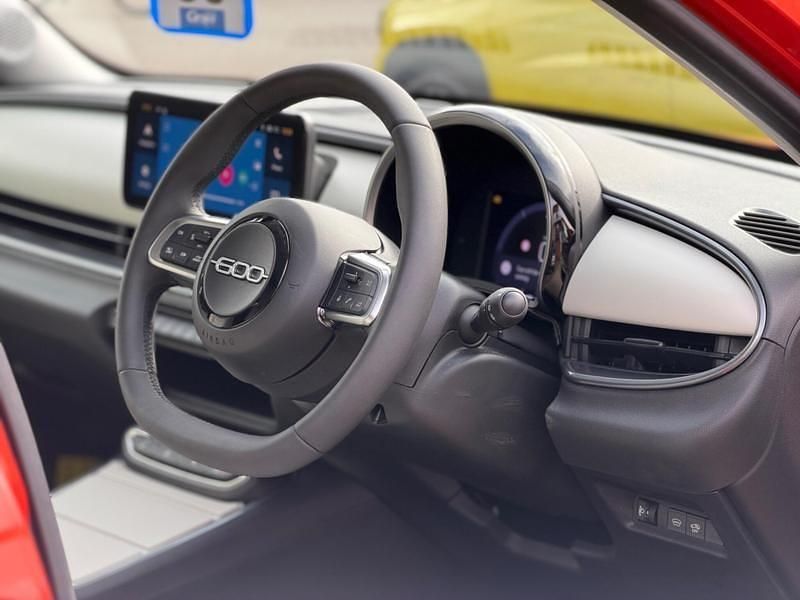 Used Fiat 600 La Prima 136 HP (100 kW) 2024 Orange Hatchback