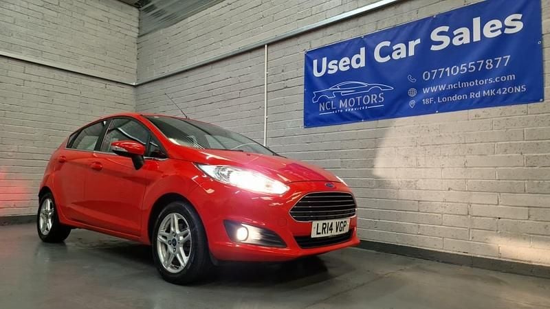 Used Ford Fiesta Zetec 2014 Red Hatchback