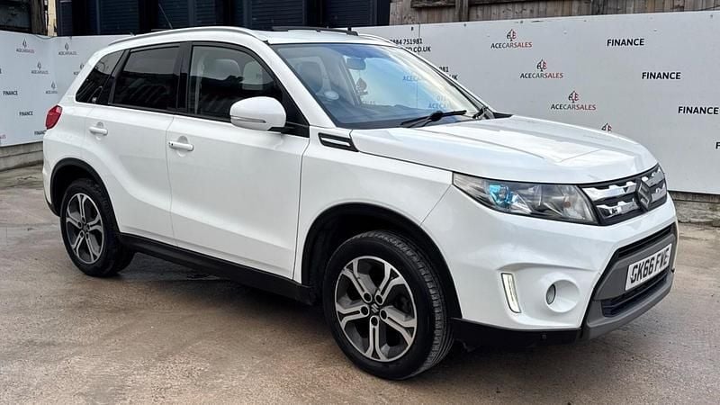 Used Suzuki Vitara SZ5 2016 White Hatchback