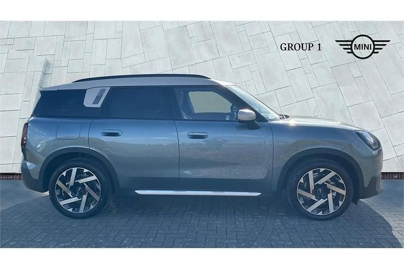 Used Mini Countryman Exclusive 170 HP (125 kW) 2024 Green SUV