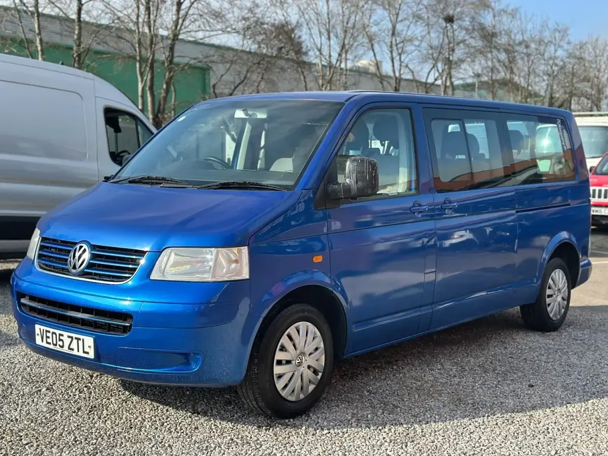 Second-hand VW Transporter SE 104 CP (76 kW) 2005 Albastru Van