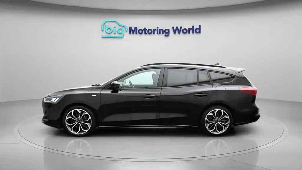 Used Ford Focus ST-Line X 125 HP (91 kW) 2024 Black Estate