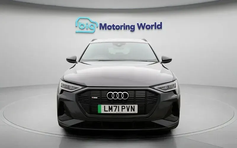 Używany Audi e-tron Black Edition 230 kW (313 KM) 2022 Szary SUV