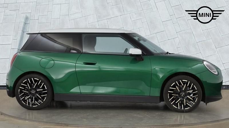 Used Mini Cooper SE Hatch 158 kW (215 HP) 2024 Green Hatchback