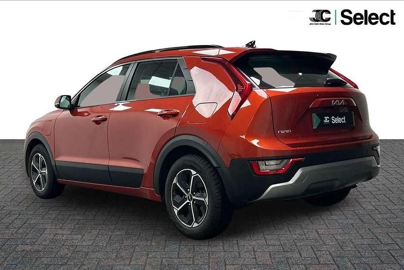 Used Kia Niro 180 HP (132 kW) 2023 Orange SUV