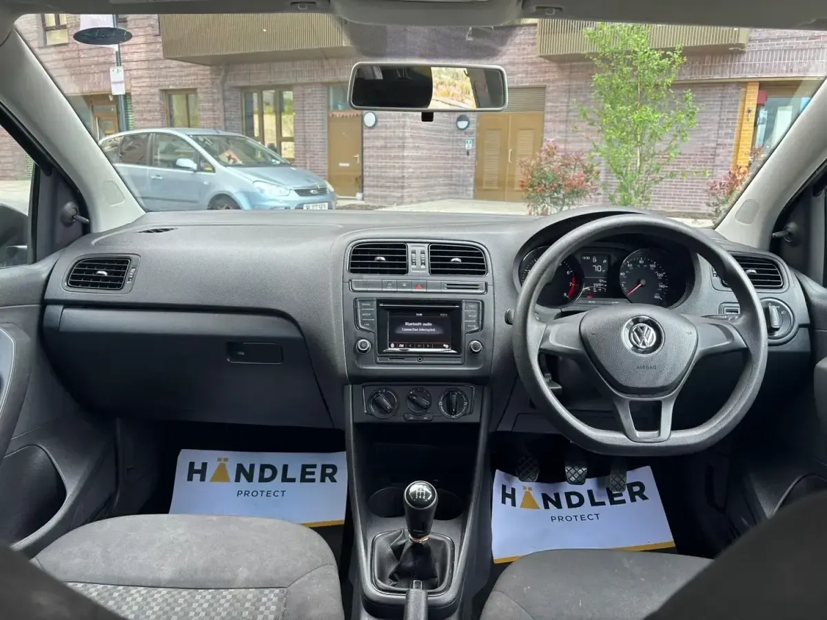 Begagnad VW Polo S 2016 Grå Halvkombi