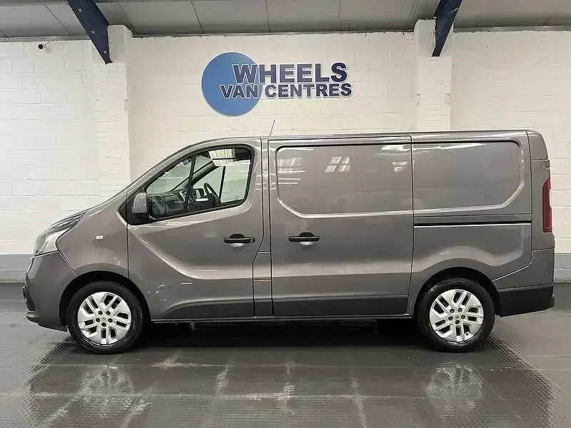 Used Renault Trafic 143 HP (105 kW) 2018 Grey MPV