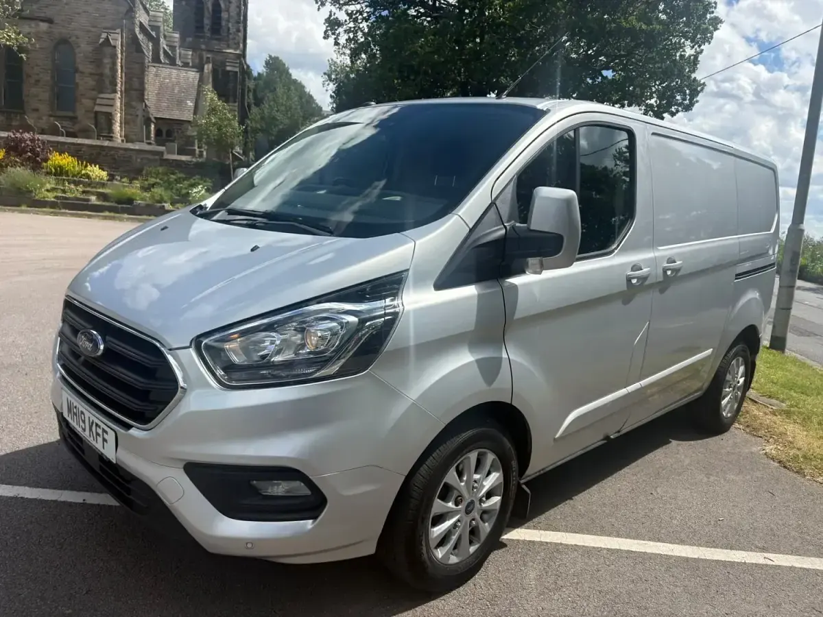 Used Ford Transit Custom Limited 130 HP (95 kW) 2019 Silver Van
