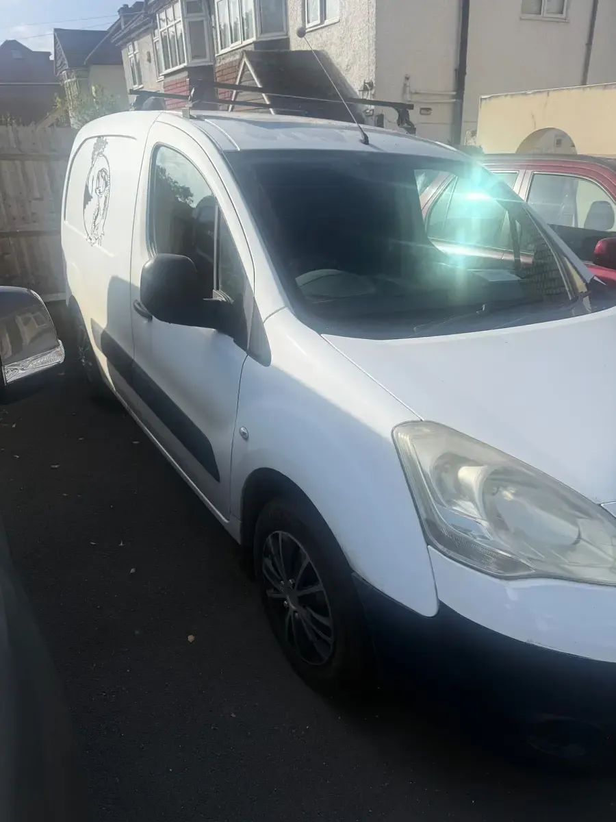 Used Citroën Berlingo 75 HP (55 kW) 2009 White MPV