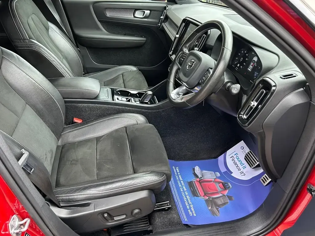Used Volvo XC40 R-Design Pro 2019 Red SUV