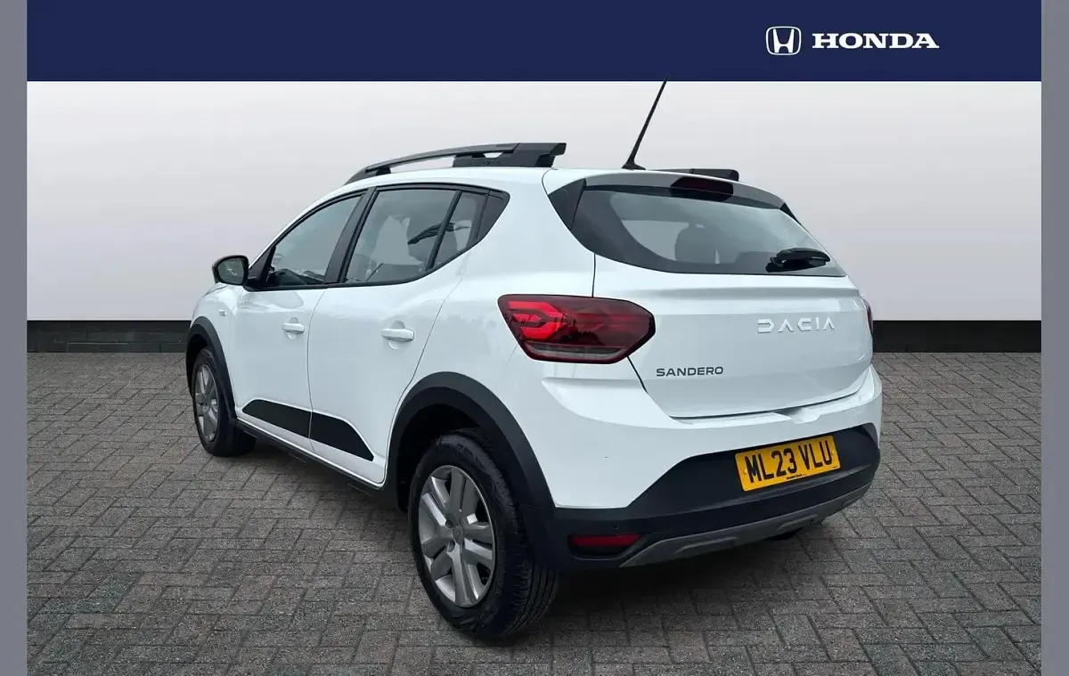 Used Dacia Sandero Expression 90 HP (66 kW) 2023 White Hatchback