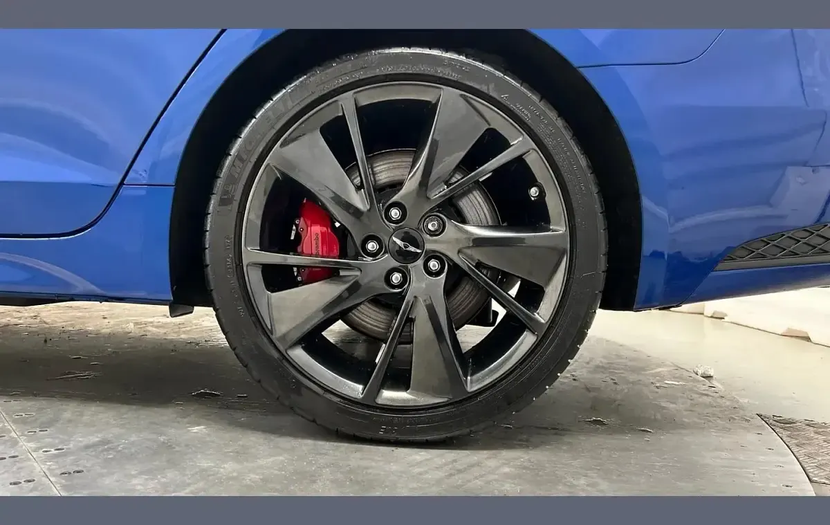 Used Genesis G70 Sport 241 HP (177 kW) 2025 Blue Sedan