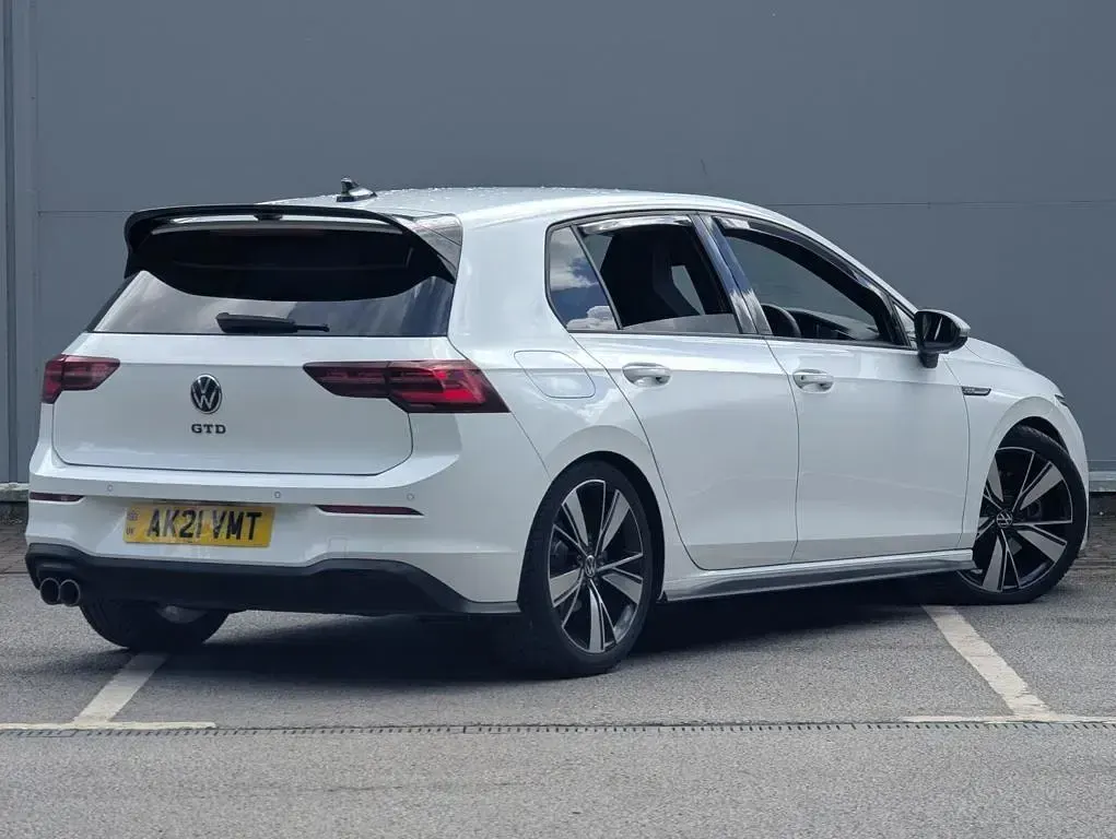 Used VW Golf VII GTD 150 HP (110 kW) 2021 White Hatchback
