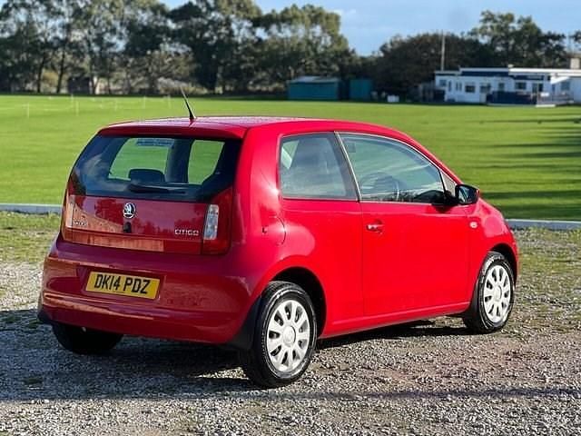 Used Skoda Citigo SE 60 HP (44 kW) 2014 Red Hatchback