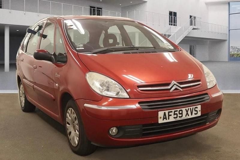 Red Used 2009 Citroën Xsara Picasso MPV | £1,195 (Good price) - Image 1/1
