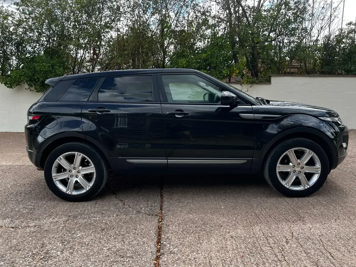 Used Land Rover Range Rover evoque Pure 150 HP (110 kW) 2015 Black Estate