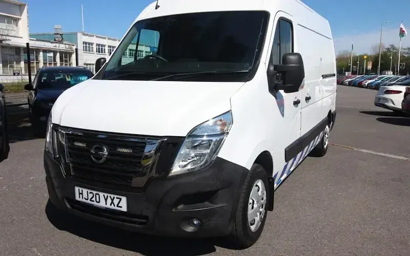 Used Nissan NV400 Tekna 135 HP (99 kW) 2020 White Van