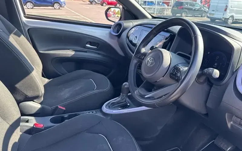 Used Toyota Aygo X Design 116 HP (85 kW) 2026 Silver SUV