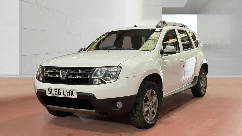 Begagnad Dacia Duster Lauréate 110 HK (80 kW) 2016 Vit SUV