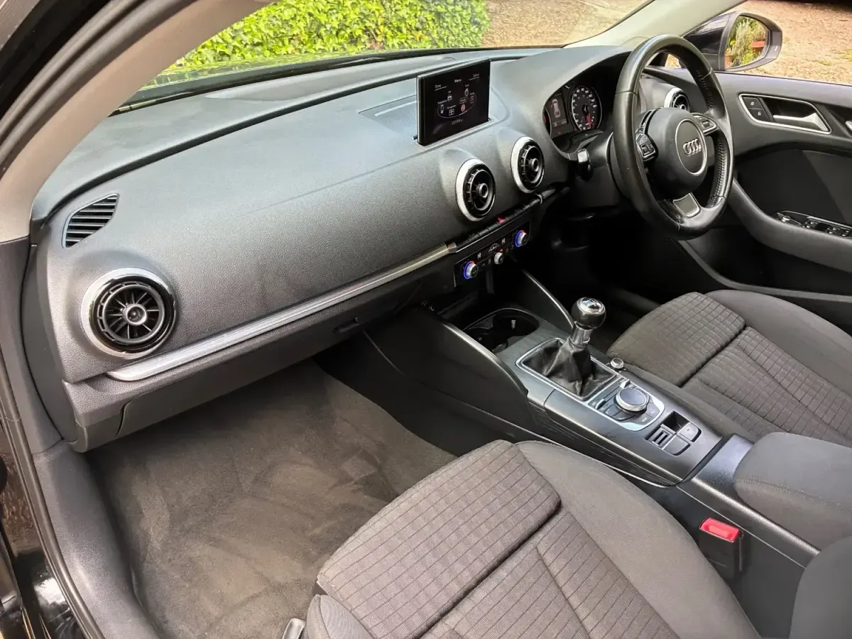 Używany Audi A3 Sport 140 KM (102 kW) 2014 Czarny Hatchback
