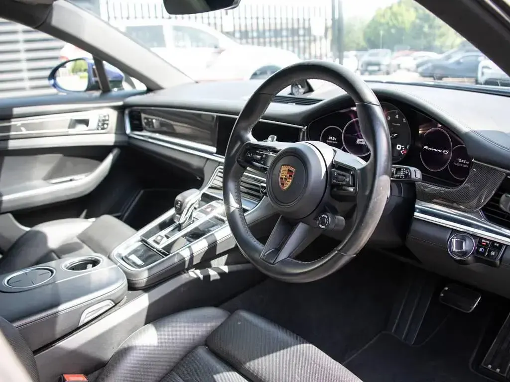 Used Porsche Panamera Sport Turismo 552 HP (405 kW) 2020 Blue Estate