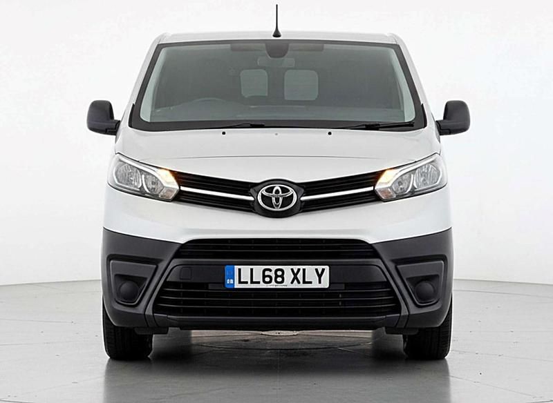 Used Toyota Proace 115 HP (84 kW) 2019 Silver MPV