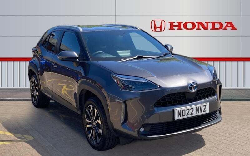 Used 2025 Toyota Yaris Hybrid Design Estate | £19,044 (Super price) - Image 1/4