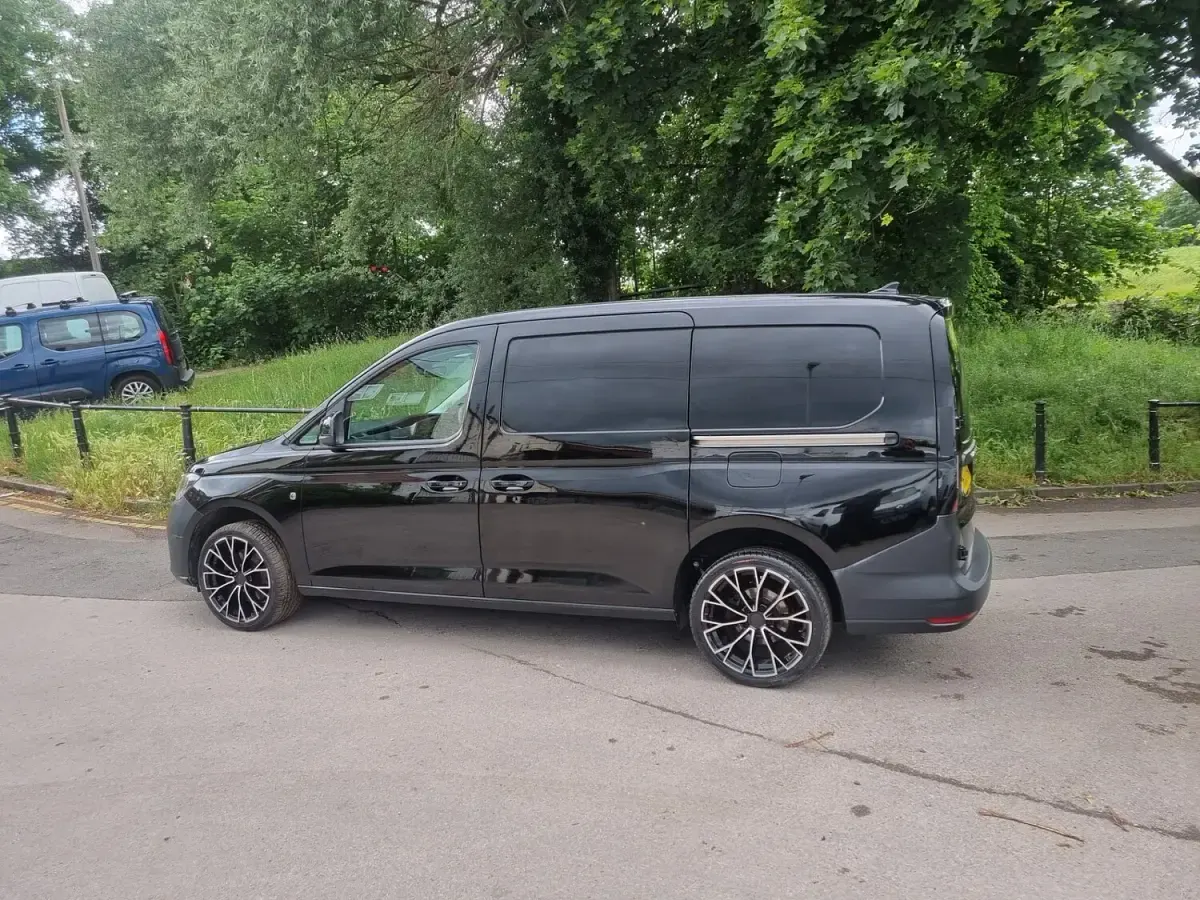 Used VW Caddy 102 HP (75 kW) 2021 Black MPV