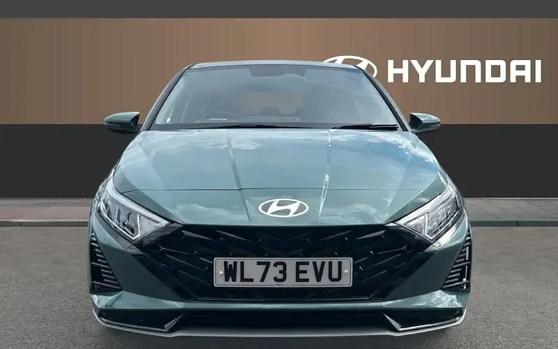 Used Hyundai i20 Advanced 101 HP (74 kW) 2024 Green Hatchback