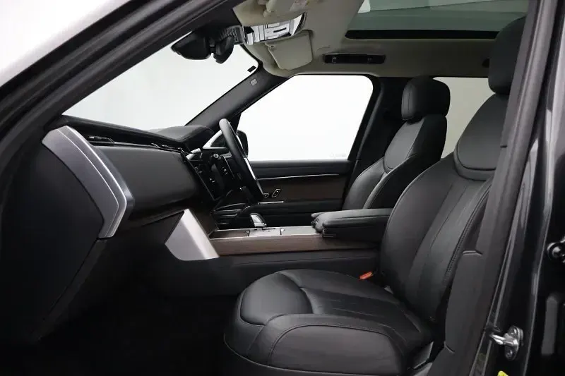 Used Land Rover Range Rover HSE 349 HP (256 kW) 2025 Grey SUV