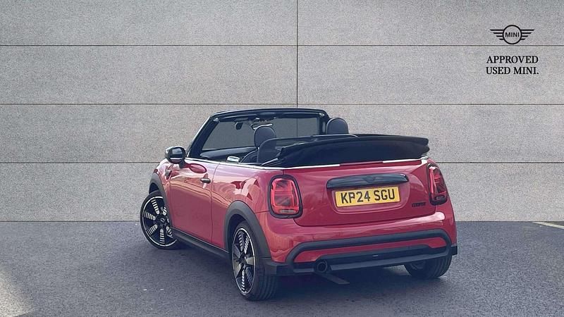 Used Mini Cooper Exclusive 134 HP (98 kW) 2024 Red Hatchback